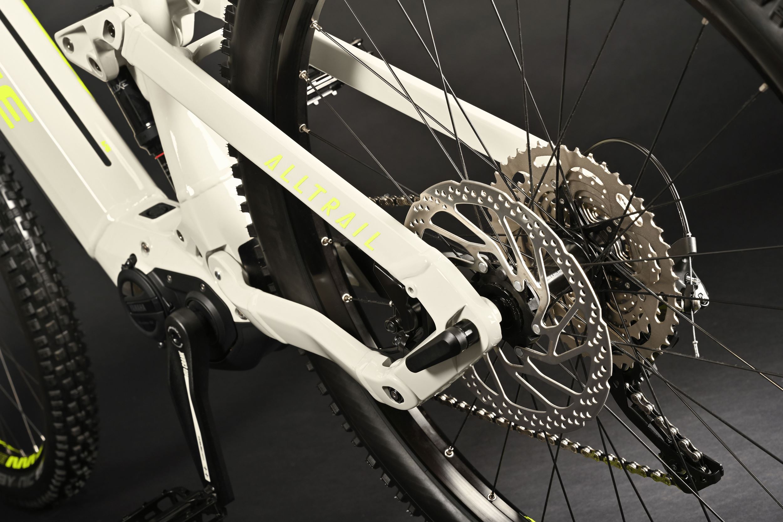 media.product.imagealternatetextformat.details